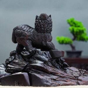 Lân sư vườn ngọc gỗ trắc