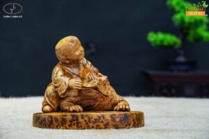 tiểu đồng ôm thiềm thừ