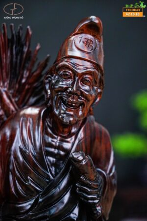 Tế công đứng gỗ trắc