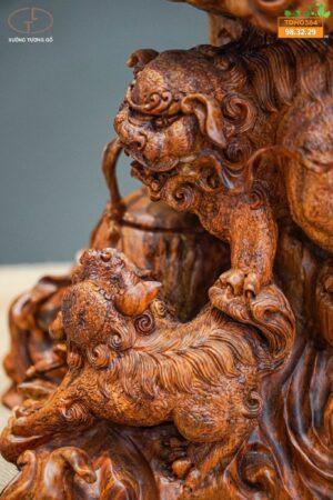 Đạt ma hàng long gỗ sưa