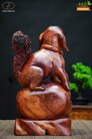 chó gỗ hương