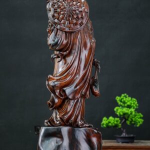 Đạt ma đứng gỗ trắc