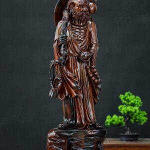 Đạt ma đứng gỗ trắc