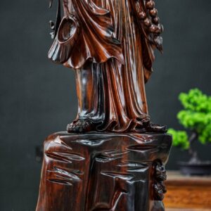 Đạt ma đứng gỗ trắc