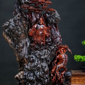 di lặc đứng gốc tùng