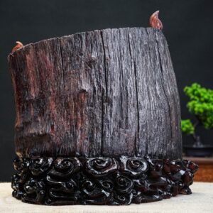Di lạc đứng gỗ cẩm